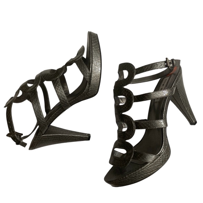 Steve Madden Silver Pewter Open Toe Heeled Platform Sandal. Women Size 9.5